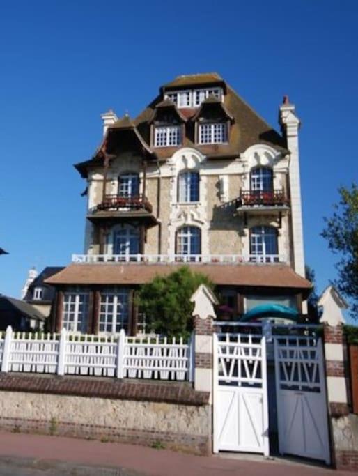 Les Embruns - Le Balcon - 2Eme Etage Apartment Deauville Exterior photo